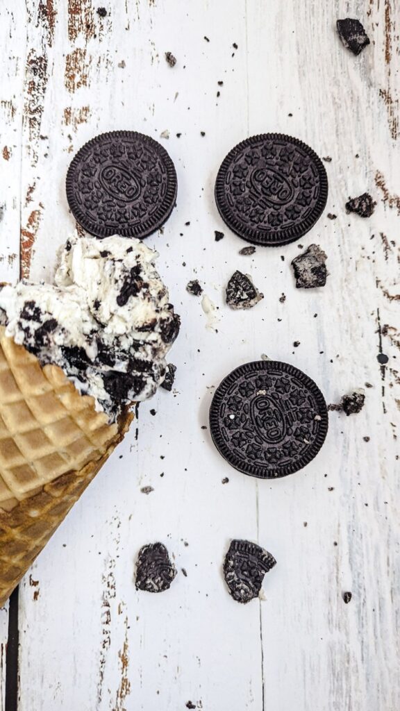 Cookies and cream Ice cream - oreo cookies